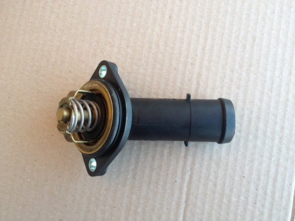 Termostat VW 2.0 tdi common rail 03L121114B - Dezmembrari Auto