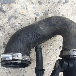 Furtun intercooler turbo Audi Q7 3.0 tdi CASA cod 7L6145972E 7L6 145 972 E - Dezmembrari Auto