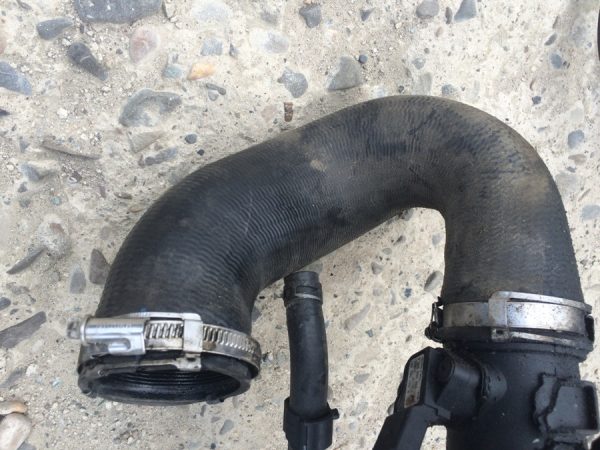 Furtun intercooler turbo Audi Q7 3.0 tdi CASA cod 7L6145972E 7L6 145 972 E - Dezmembrari Auto