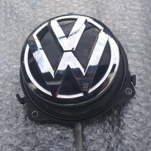 Maner deschidere capota spate cu sigla VW Passat B8 Limuzina 510827469 510 827 469 - Dezmembrari Auto