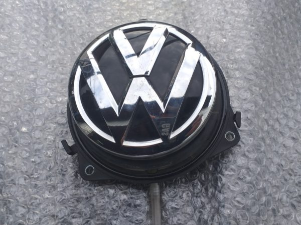Maner deschidere capota spate cu sigla VW Passat B8 Limuzina 510827469 510 827 469 - Dezmembrari Auto