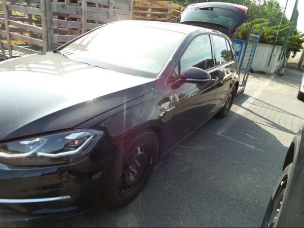 Dezmembrez VW Golf 7 2018 hatchback 1.5 DAC facelift - Dezmembrari Auto - imagine 3