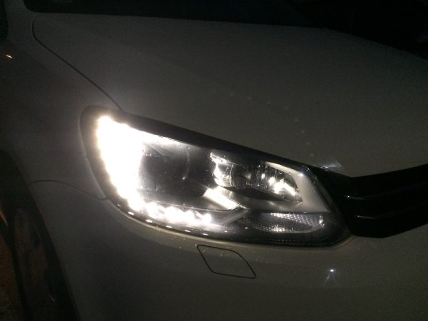 Far dreapta xenon / led VW Touran 2012 1T1941752E 1T1 941 752 E - Dezmembrari Auto