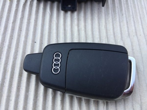 Modul receptor radio webasto cu telecomanda Audi A4 A5 Q5 8K0963271 8K0 963 271 - Dezmembrari Auto - imagine 2