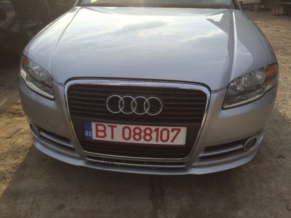 Bara fata Audi A4 B7 2006 - Dezmembrari Auto
