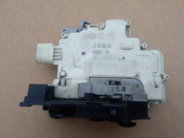 Broasca stanga spate VW Passat B6 3C4839015A 3C4 839 015 A - Dezmembrari Auto