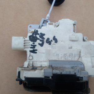 Broasca usa stanga spate Audi A4 B7 8E0839015AA - Dezmembrari Auto