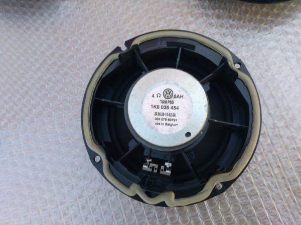Boxa spate VW Golf 5 6 1K8035454 - Dezmembrari Auto - imagine 2