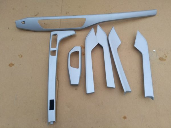Ornamente bord si fete usi Audi A4 B9 8W 2016 - Dezmembrari Auto