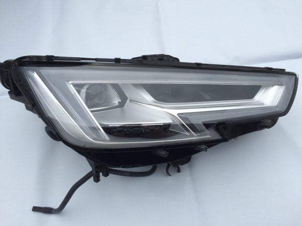 Far dreapta LED Audi A4 8W B9 din 2016 8W0941034 full led - Dezmembrari Auto