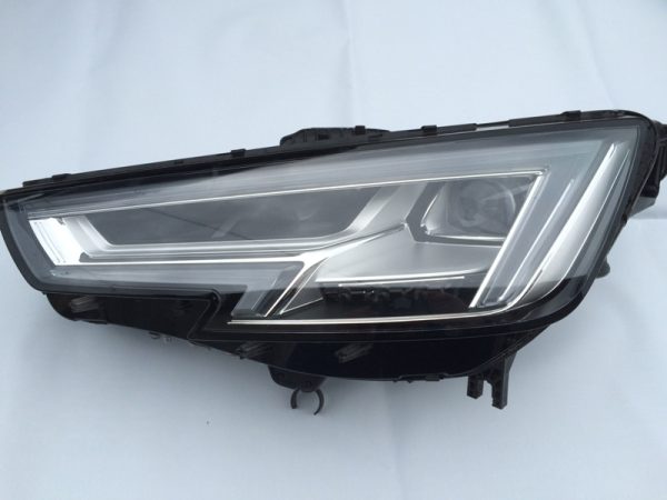 Far stanga LED Audi A4 8W B9 din 2016 8W0941033 full led - Dezmembrari Auto