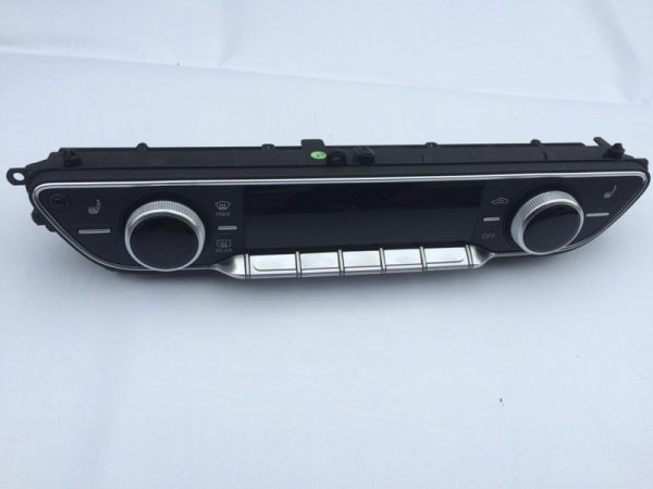 Climatronic Audi A4 8W B9 din 2016 cod 8W0820043G 8W0 820 043 G - Dezmembrari Auto
