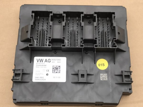 BCM / calculator confort VW 5K0937084D 5K0 937 084 D - Dezmembrari Auto