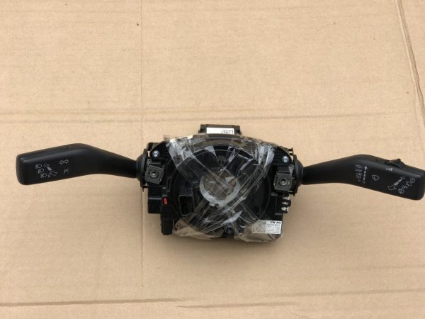 Maneta stergatoare semnalizare VW Tiguan 2010 5K0953501AR - Dezmembrari Auto
