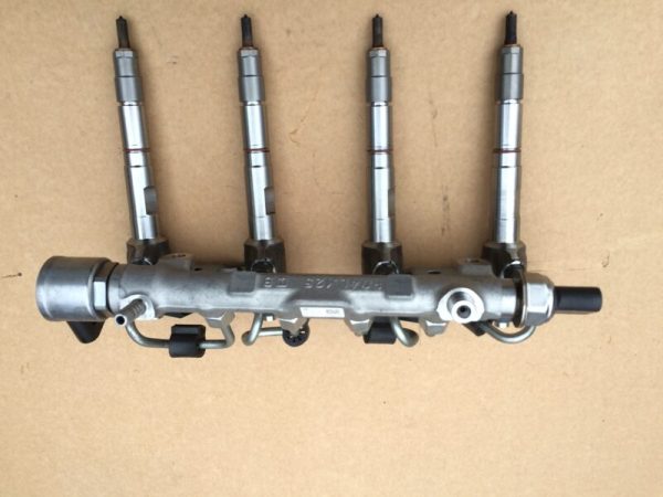 Injectoare Audi A4 B9 8W 04L130277P 04L 130 277 P 0445110566B 0445110 556 B - Dezmembrari Auto