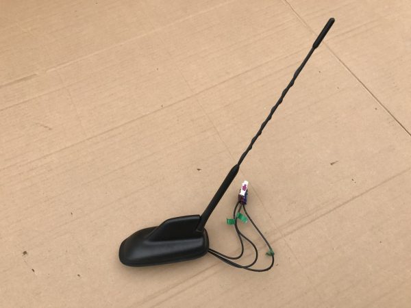 Antena VW Tiguan 2010 - Dezmembrari Auto