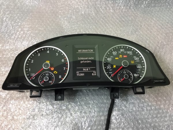 Ceasuri bord VW Tiguan 5N0920973E 5N0 920 973 E - Dezmembrari Auto