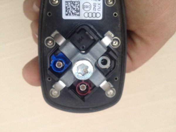 Antena GPS Audi Q5 4M0035503A 4M0 035 503 A - Dezmembrari Auto - imagine 2