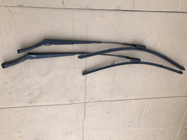 Brate stergatoare VW Tiguan 5N1955409 5N1955410 - Dezmembrari Auto