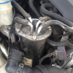 Carcasa filtru motorina VW Touran 2012 3C0127400D 3C0 127 400 D - Dezmembrari Auto