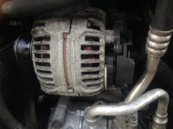 Alternator VW Touran 2012 1.6 tdi CAY - Dezmembrari Auto