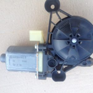 Motoras macara dreapta fata VW Golf 7 5Q4959802B 5Q0 959 802 B - Dezmembrari Auto