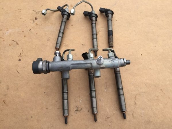 059130277CC 059 130 277 CC Injector Audi A6 4G C7 3.0 tdi CDU - Dezmembrari Auto
