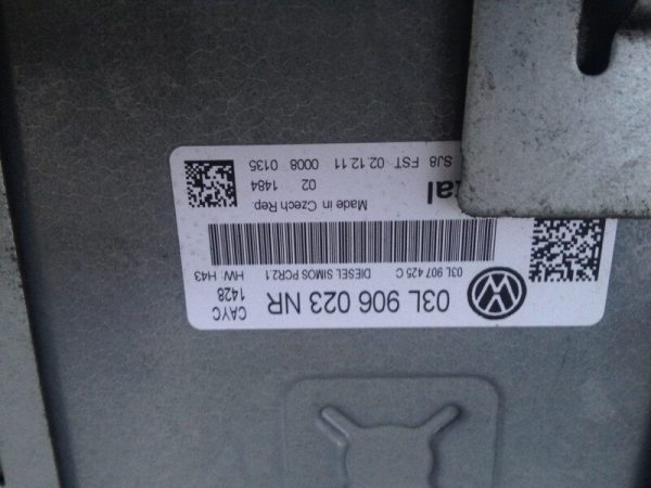 Calculator motor VW Touran 2012 1.6 tdi CAY 03L906023NR - Dezmembrari Auto - imagine 2