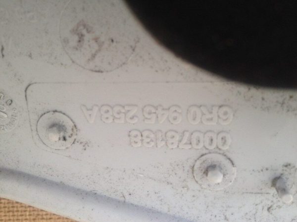 Soclu bec stanga VW Polo 6R 6R0945957A - Dezmembrari Auto - imagine 3