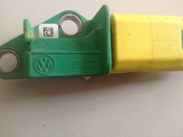 Senzor VAG 1K0909606 1K0 909 606 - Dezmembrari Auto - imagine 2