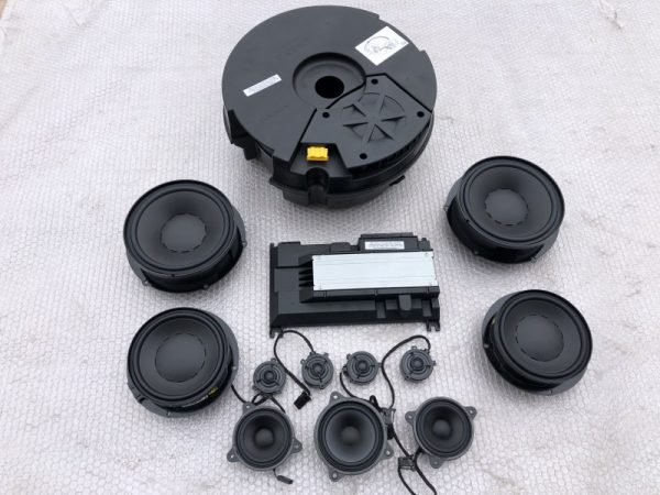 Sistem Dynaudio VW Passat B8 din 2016 - boxe dynaudio, statie amplificare, twetere - Dezmembrari Auto