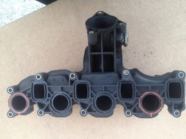 Galerie admisie VW Touran 1.6 TDI CAY 03L129711AL 03L 129 711 AL - Dezmembrari Auto