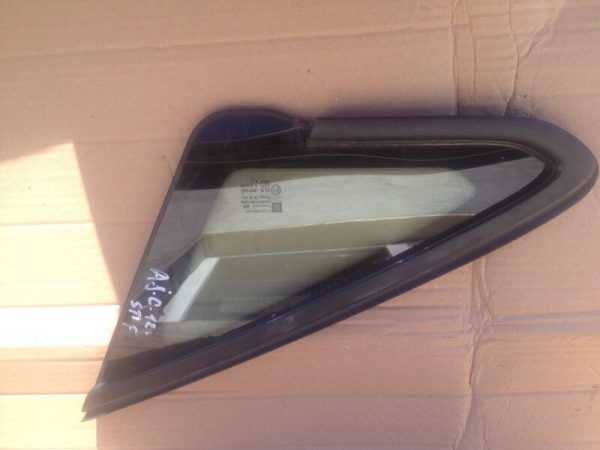 Geam fix stanga fata Opel Astra J 2010 - Dezmembrari Auto