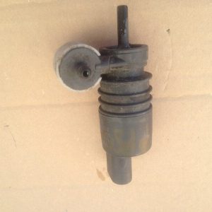 Pompita lichid parbriz VW Passat B6 combi 1K6956651 - Dezmembrari Auto