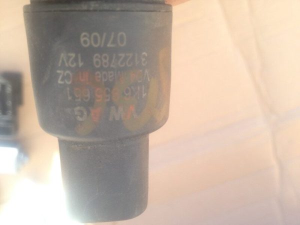Pompita lichid parbriz VW Passat B6 combi 1K6956651 - Dezmembrari Auto - imagine 2