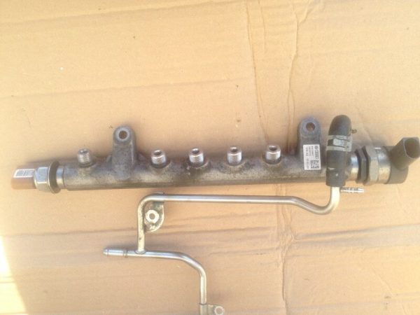 Rampa injectoare VW Passat B6 2.0 CBA 03L089C - Dezmembrari Auto