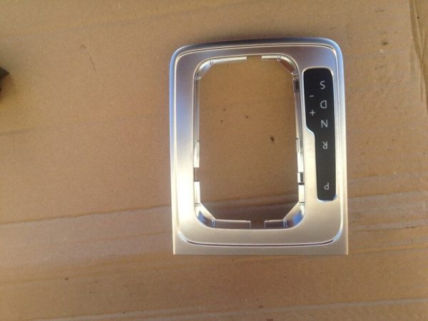 Ornament nichel schimbator DSG Passat B7 3AB713203A - Dezmembrari Auto