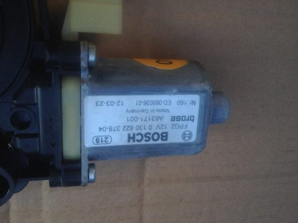 Motoras macara dreapta fata VW Golf 7 5Q4959802B - Dezmembrari Auto - imagine 3
