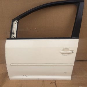 Usa stanga fata dezechipata VW Touran 2012 - Dezmembrari Auto