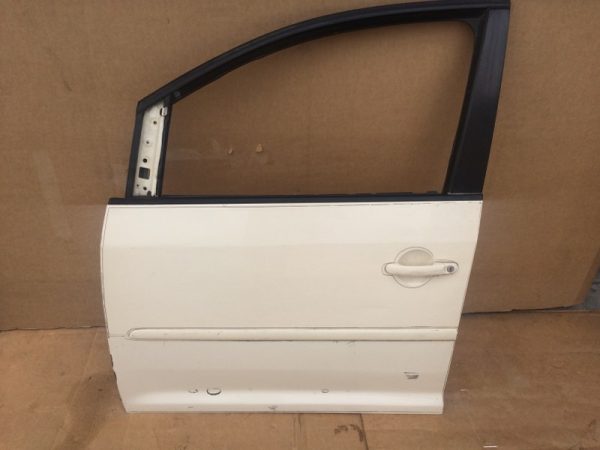 Usa stanga fata dezechipata VW Touran 2012 - Dezmembrari Auto
