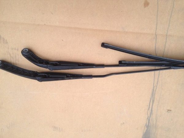 Brate stergatoare Audi A4 B8 2013 facelift 8K1955408 8K1 955 407 - Dezmembrari Auto