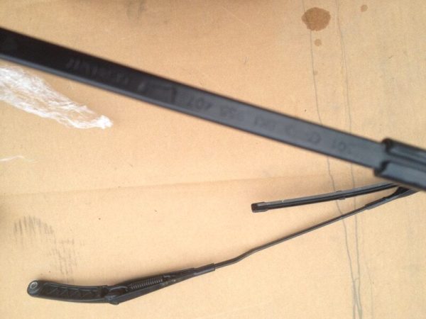 Brate stergatoare Audi A4 B8 2013 facelift 8K1955408 8K1 955 407 - Dezmembrari Auto - imagine 2