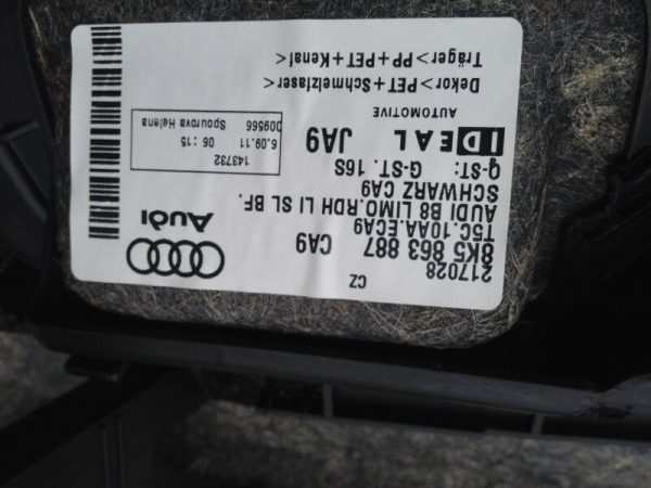 Ornament portbagaj Audi A4 B8 2013 8K5863887D - Dezmembrari Auto - imagine 2