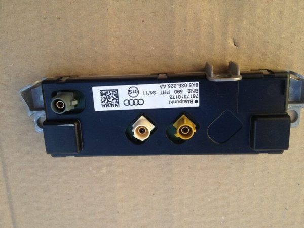 Amplificator antena Audi A4 2013 8K5035225AA - Dezmembrari Auto