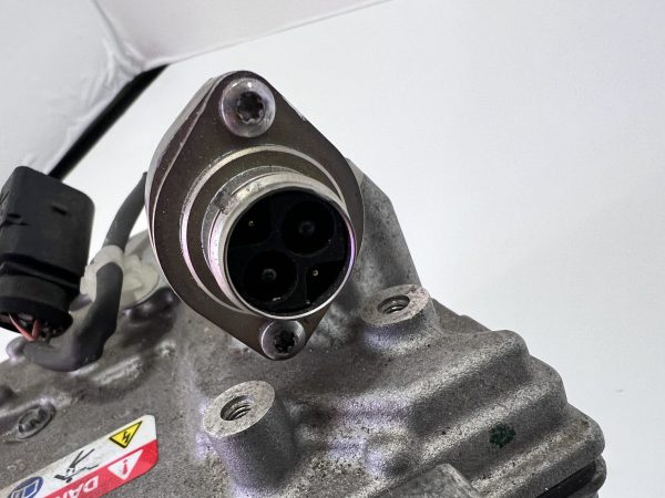 Compresor clima AC Audi A6 A7 Q5 HYBRID 8R0260797C 8R0 260 797 C 8R0260797D 8R0 260 797 D - Dezmembrari Auto - imagine 5
