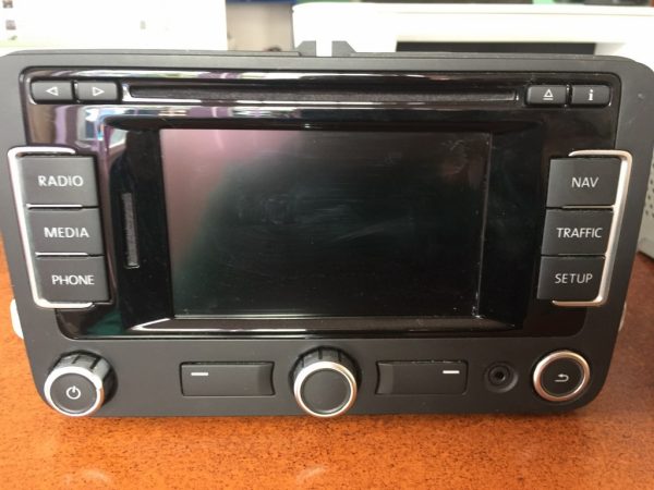 Navigatie RNS 315 VW Passat B7 3C8035279B 3C8 035 279 B - Dezmembrari Auto