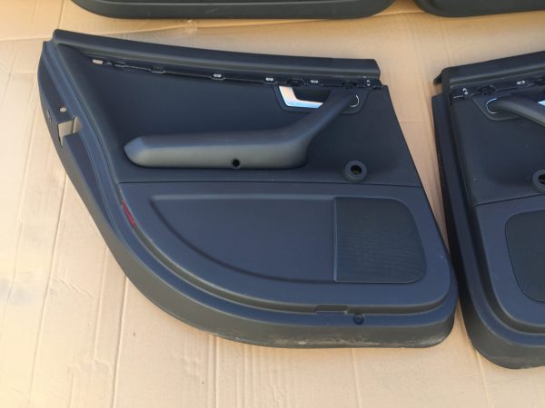 Set fete usi Audi A4 B7 2007 combi - Dezmembrari Auto - imagine 3