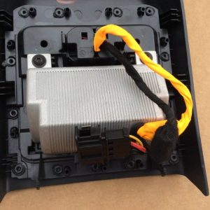 Invertor 230 V 150 W VW Sharan Tiguan Passat Touareg Golf - Dezmembrari Auto