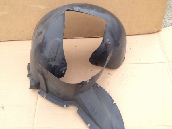 Carena dreapta fata VW Passat CC 3C8805911A 3C8805977A - Dezmembrari Auto