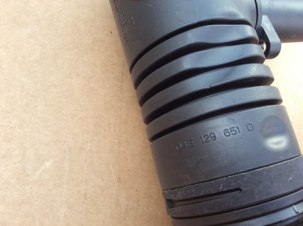 Tubulatura intercooler VW Sharan 1.4 tsi 04E129651D - Dezmembrari Auto - imagine 2